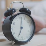 Alarm clock shows seven o&#39;clock